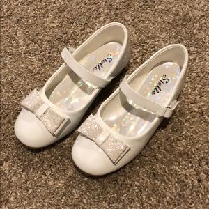 White DRESS shoes Sparkle Bow size 12 Velcro Strap